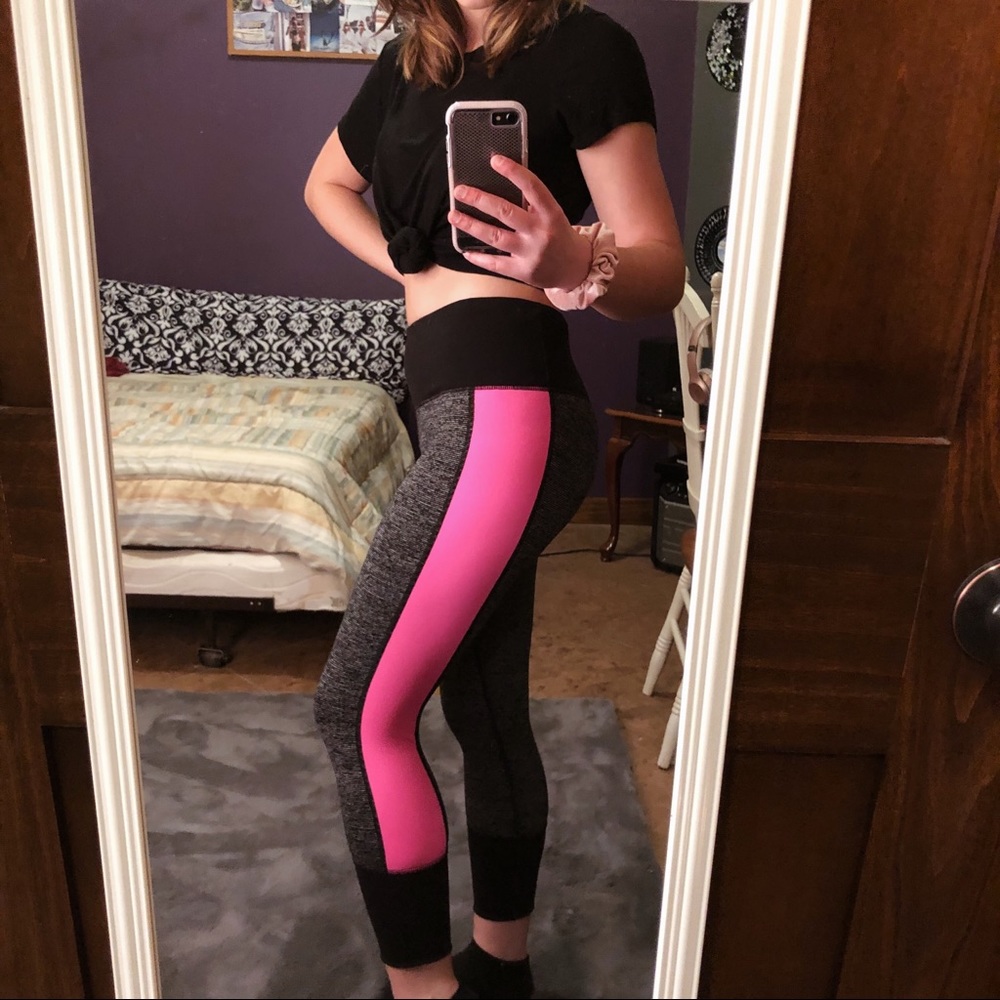 Victoria’s Secret Sport leggings